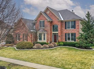 781 Fox Run Dr, Geneva, IL 60134