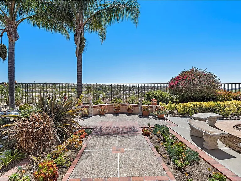 28482 La Plumosa — Photo 10
