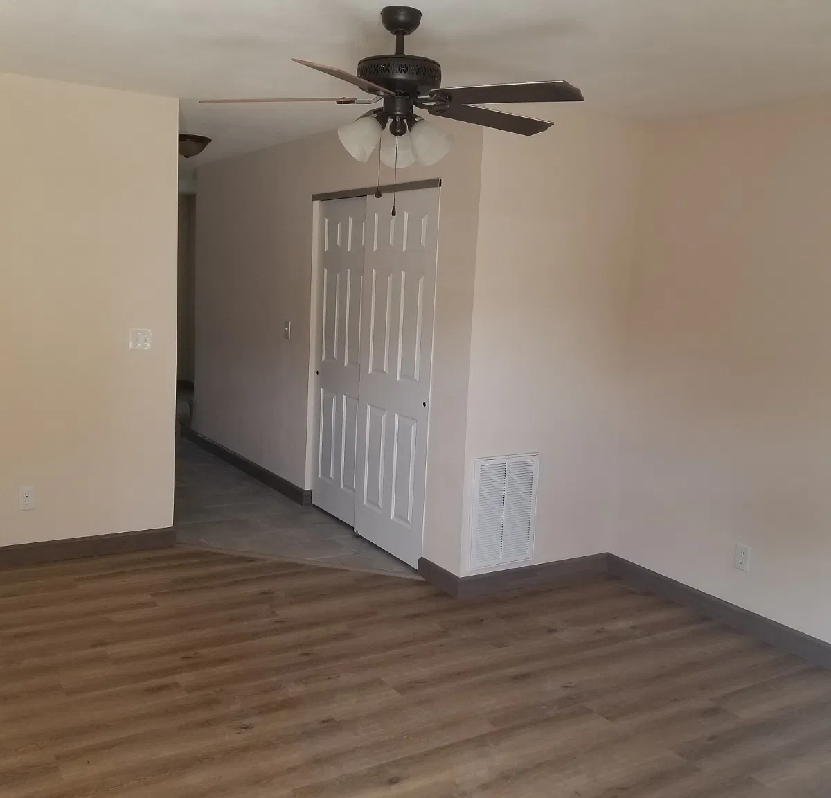 2 bed, 1.5 bath, 900 sqft, $1,125 — Photo 4