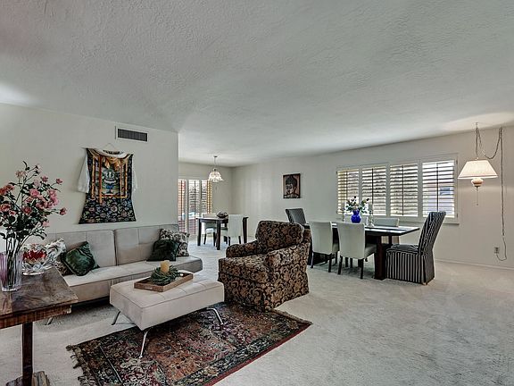 5th image of 319 W Surrey Ave