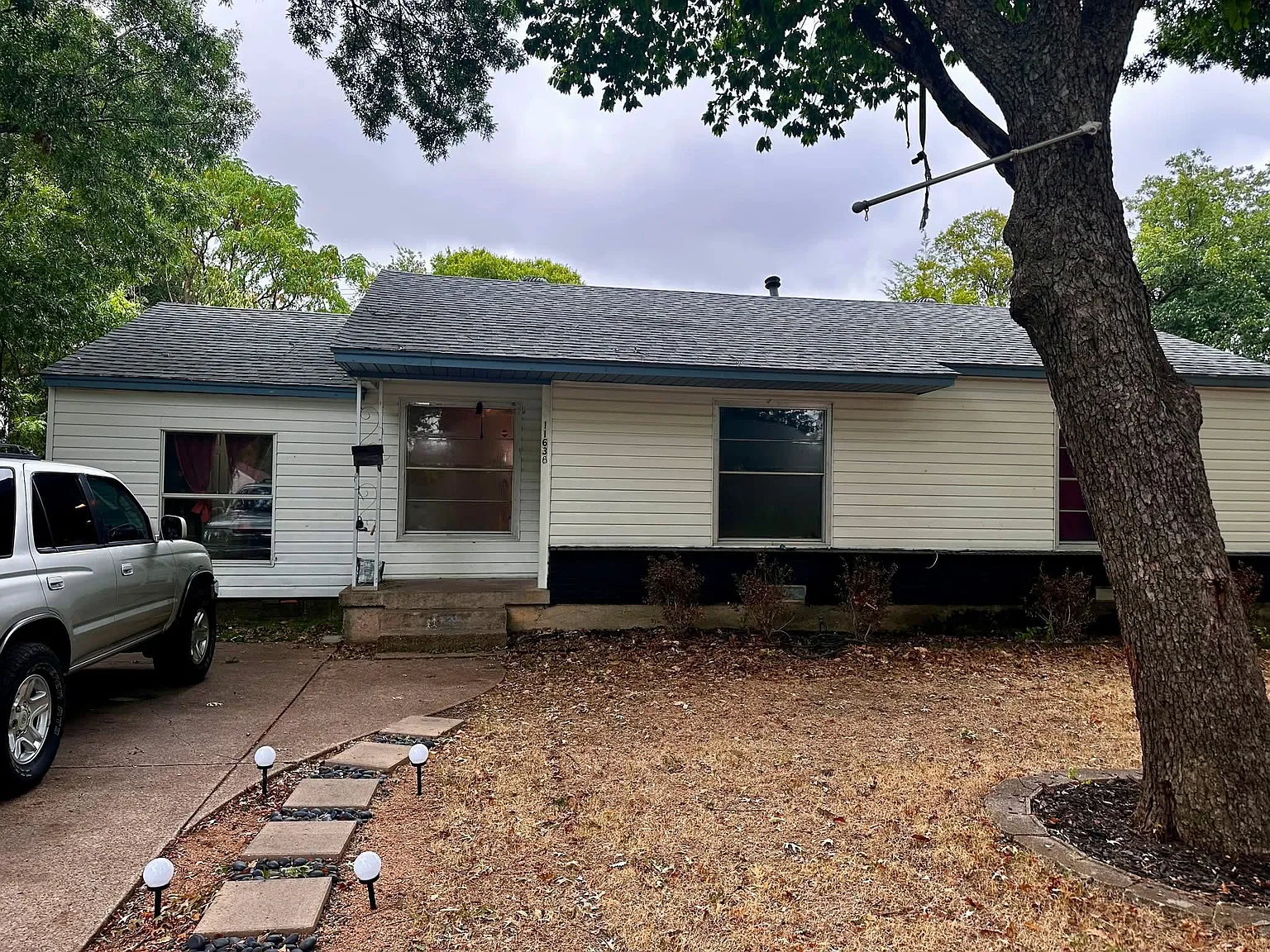 3 bed, 1373 sqft, $2,200 — Photo 1