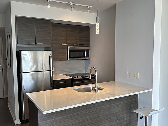 3rd image of 66 Forest Manor Rd #1411