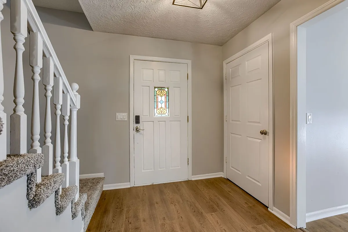 Building Photo - 15666 Shamrock Cir