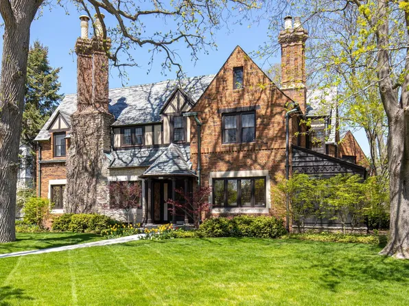 1030 Washington Ave, Oshkosh, WI 54901