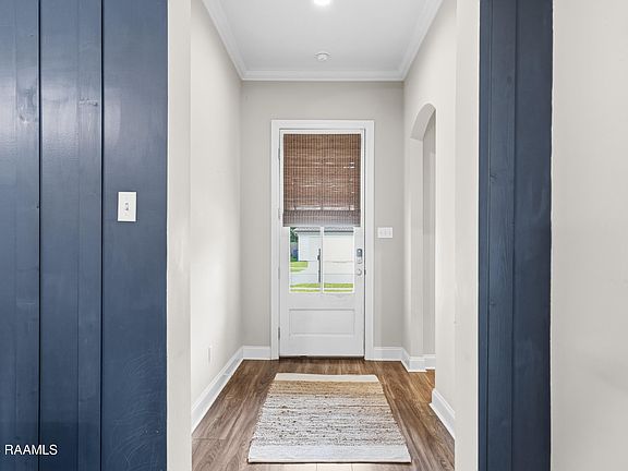 3rd image of 121 Ella Hill St