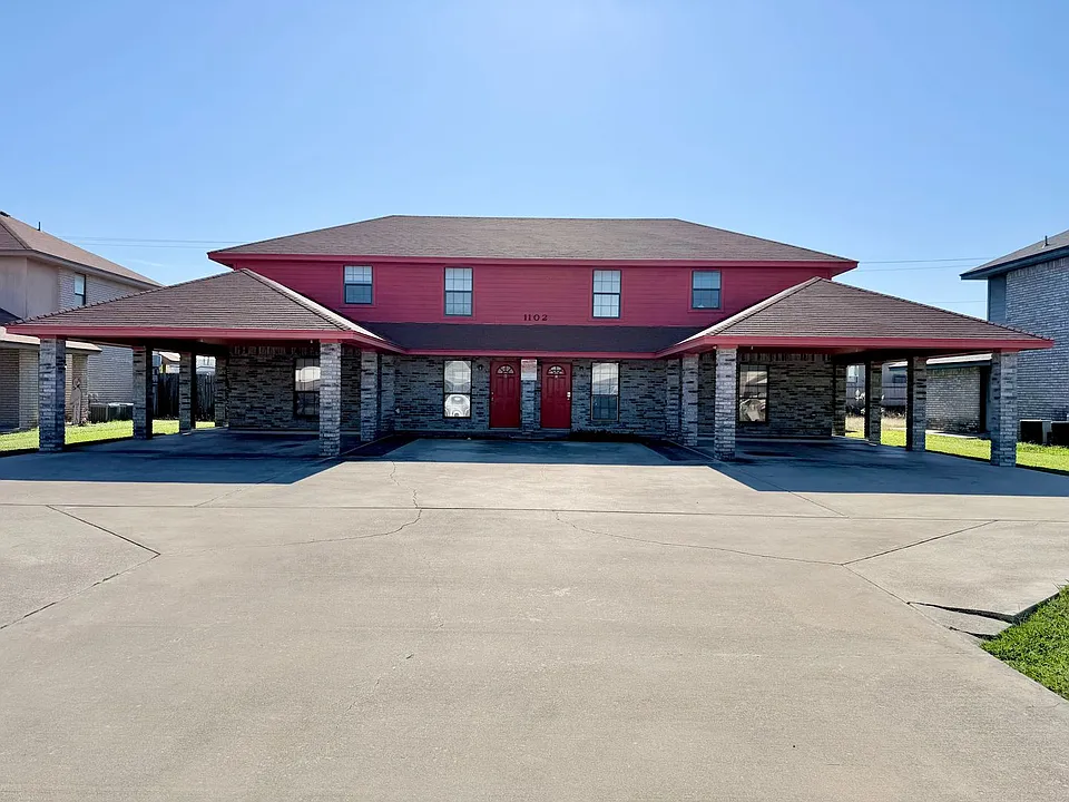 1102 Leslie Cir
