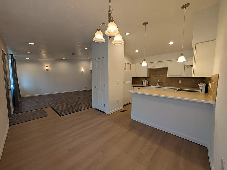 4526 E Frederick Ave — Photo 5