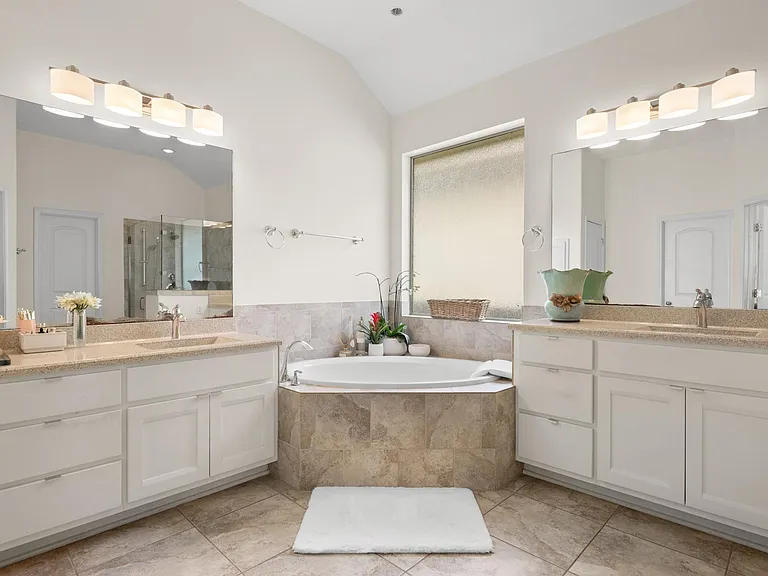 4221 Gandara Bnd — Photo 16