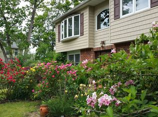 1640 Central Ave, Merrick, NY 11566