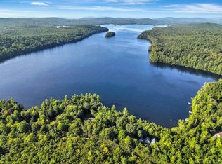 52 Main Rd, Farmington, ME 04938