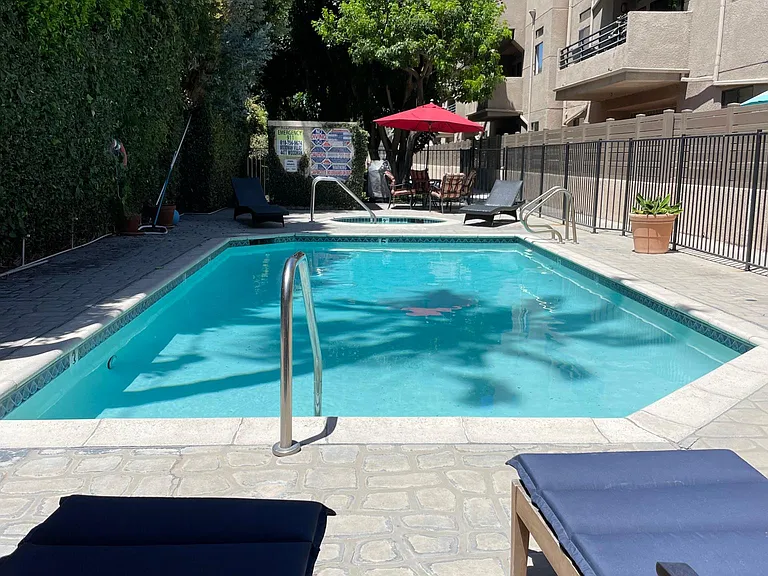 4477 Woodman Ave #209 — Photo 30
