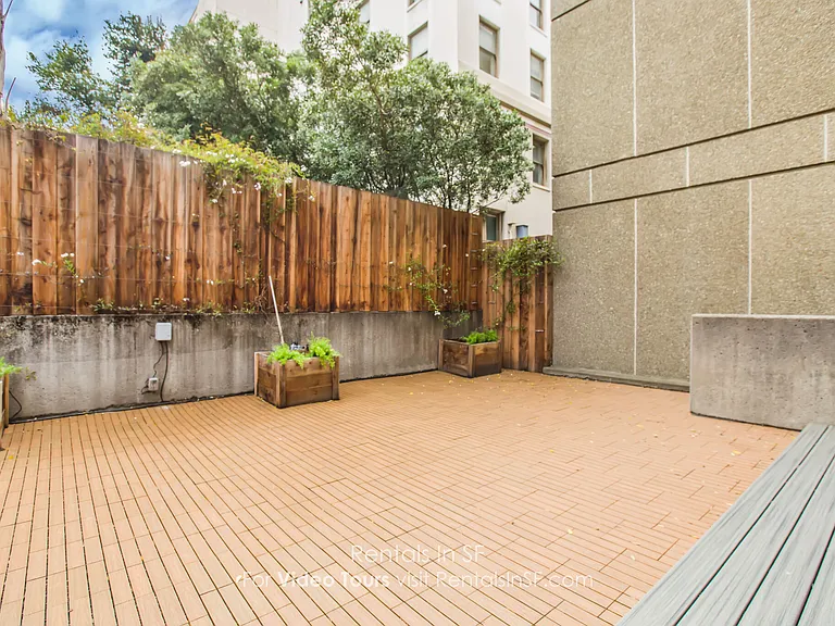 2232 1/2 Webster St — Photo 16