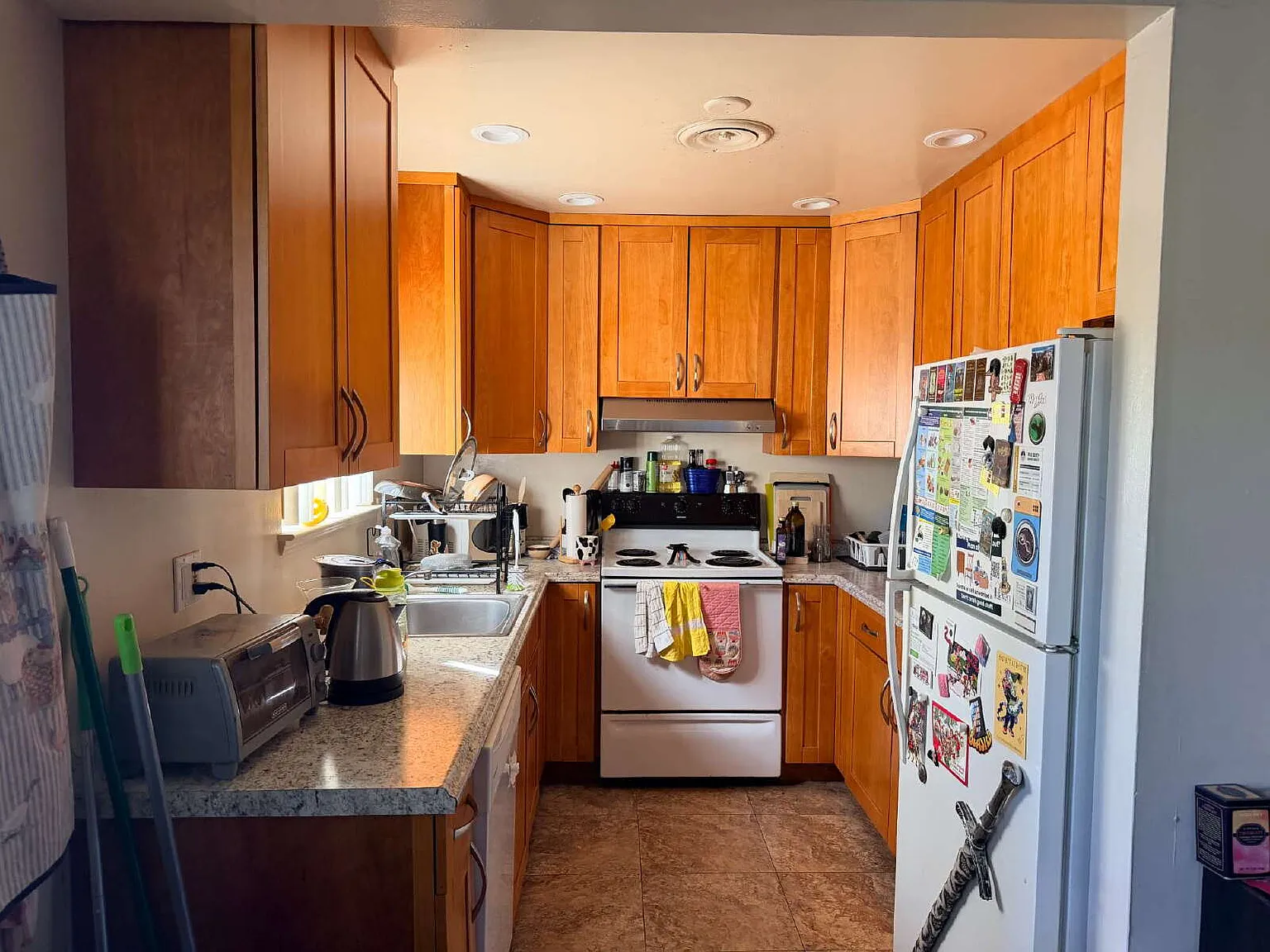 4 bed, 3.0 bath, $3,500 — Photo 4