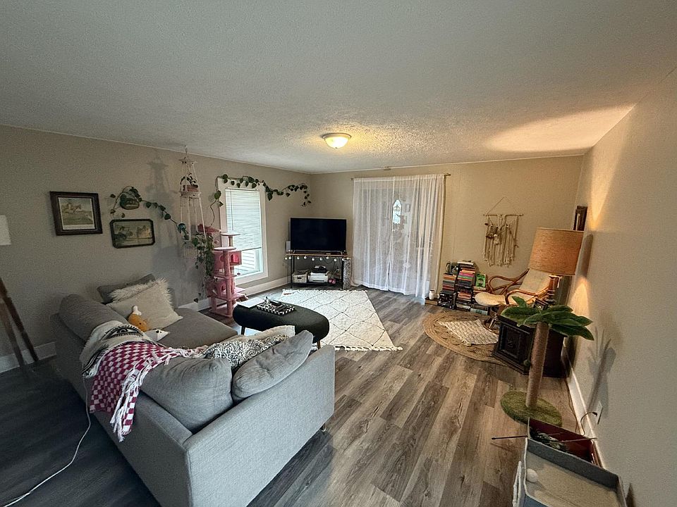 1st image of 437 4th St NW #2