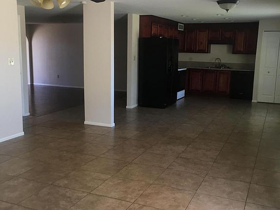 3rd image of 3747 E Winchcomb Dr
