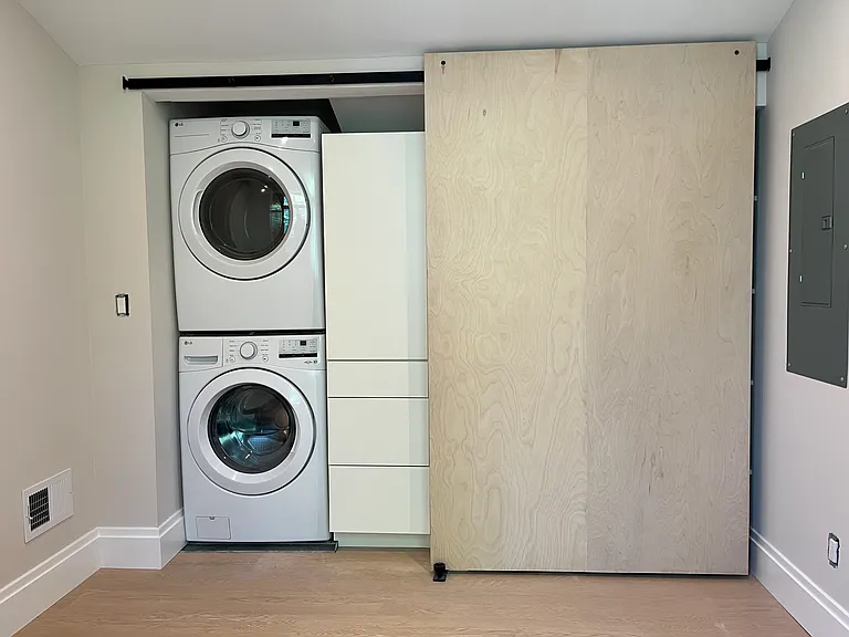 FULL SIZE LAUNDRY
