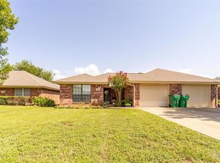 404 Wedgewood Dr, Stephenville, TX 76401