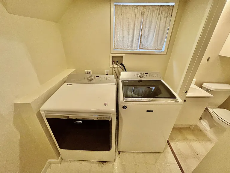 6976 NE Stanton St — Photo 36