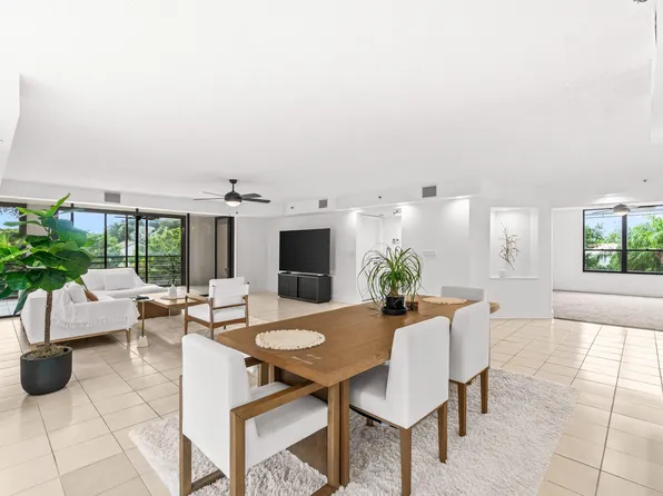 7201 Promenade Dr E #302, Boca Raton, FL 33433