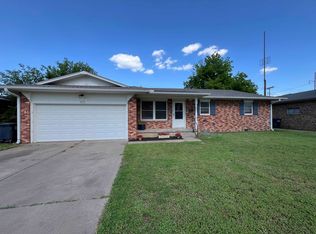 1913 Pontiac Dr, Enid, OK 73703