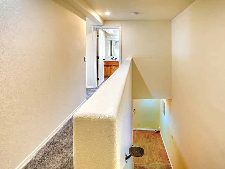 257 N Lomita Ave #B — Photo 5