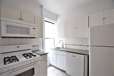 Rented by CITY SKYLINE REALTY INC