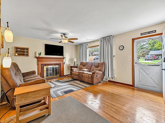 3rd image of 432 Savannah Ave