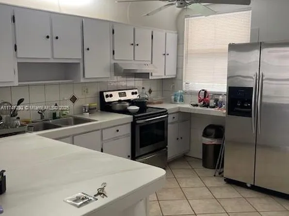 8429 Forest Hills Dr APT 206, Pompano Beach, FL 33065