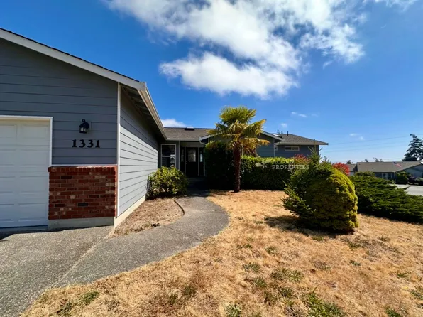 1331 SW Harbor Vista Cir, Oak Harbor, WA 98277