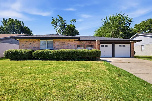 512 Sussex Dr Photo 1