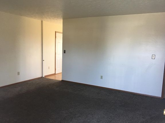 3rd image of 1145 Hamilton Ct