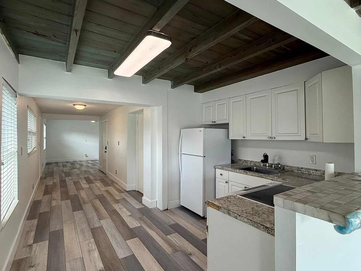 3 bed, 1403 sqft, $3,300 — Photo 2