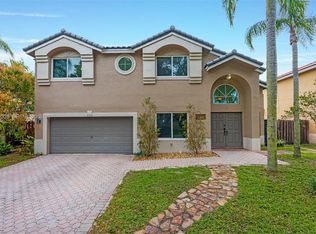 2590 Rampart Way, Cooper City, FL 33026