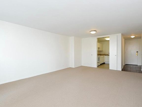 3rd image of 1660 N La Salle St #608