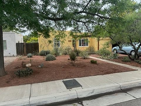 2nd image of 333 Aliso Dr NE