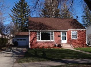 716 Park St, Green Bay, WI 54303