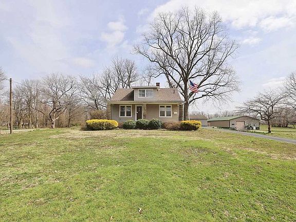 3rd image of 3114 S Weinbach Ave