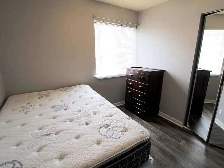 1380K Hunters Rd — Photo 7