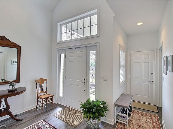 5th image of 441 W Glengary Cir