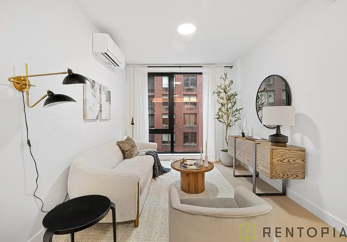 555 West 45th Street — Photo 4