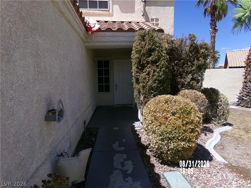 3 bed, 2.5 bath, 1882 sqft, $2,200 — Photo 3