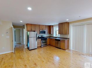 306 Atlantic St SE #15, Washington, DC 20032