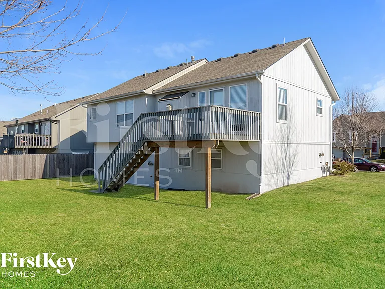 728 Corrington Dr — Photo 14