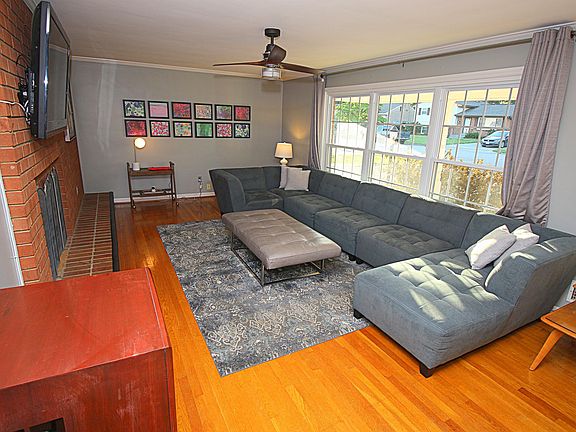 2nd image of 1410 Narcissus St