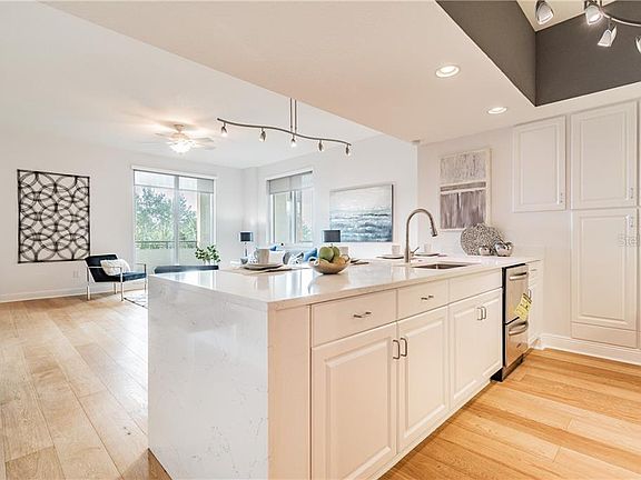 4th image of 800 N Tamiami Trl Unit 201