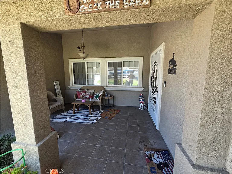 3697 Sierra Ave — Photo 2