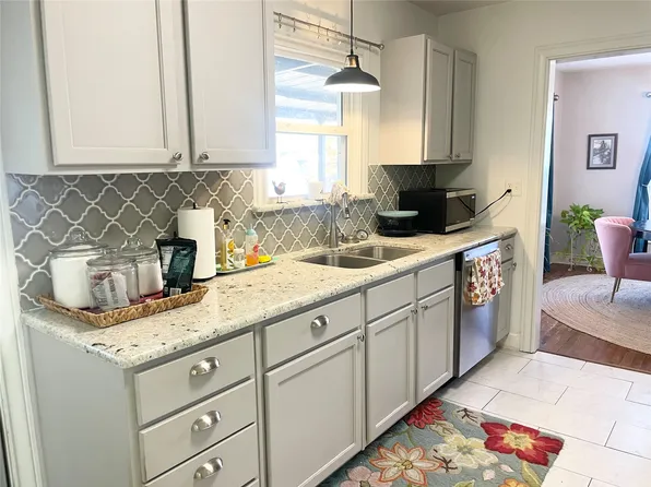 1208 Carolina St, Graham, TX 76450