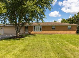 2264 S Pine Tree Rd, De Pere, WI 54115