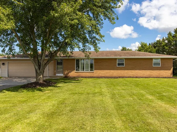 2264 S Pine Tree Rd, De Pere, WI 54115