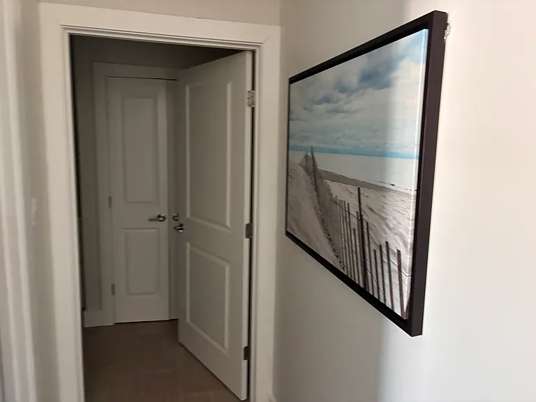 377 Ocean Blvd — Photo 10